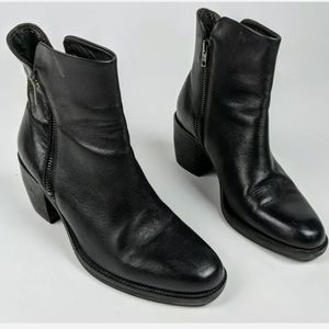Boemos Made In Italy Black Leather Booties Chelsea